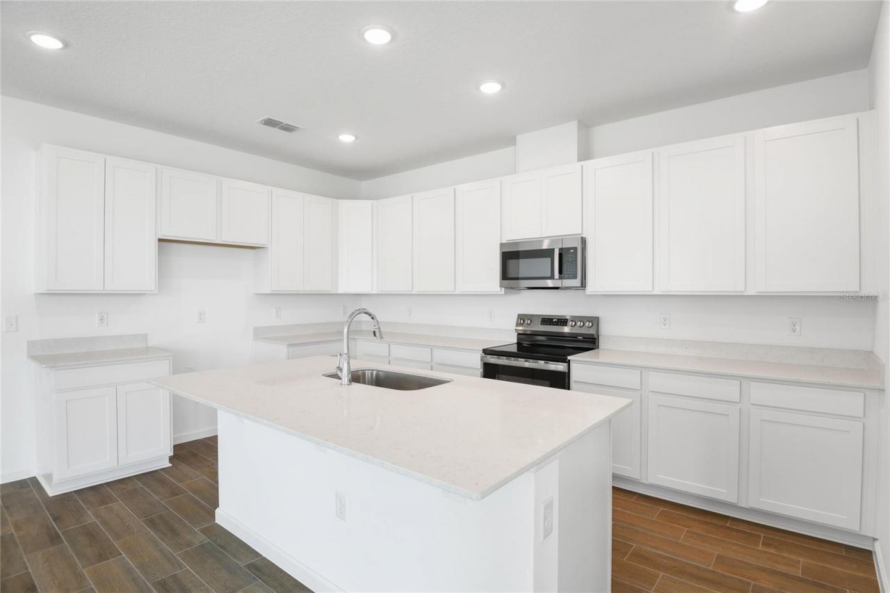 1114 Olivine Avenue, Dundee, FL 33838 Photo