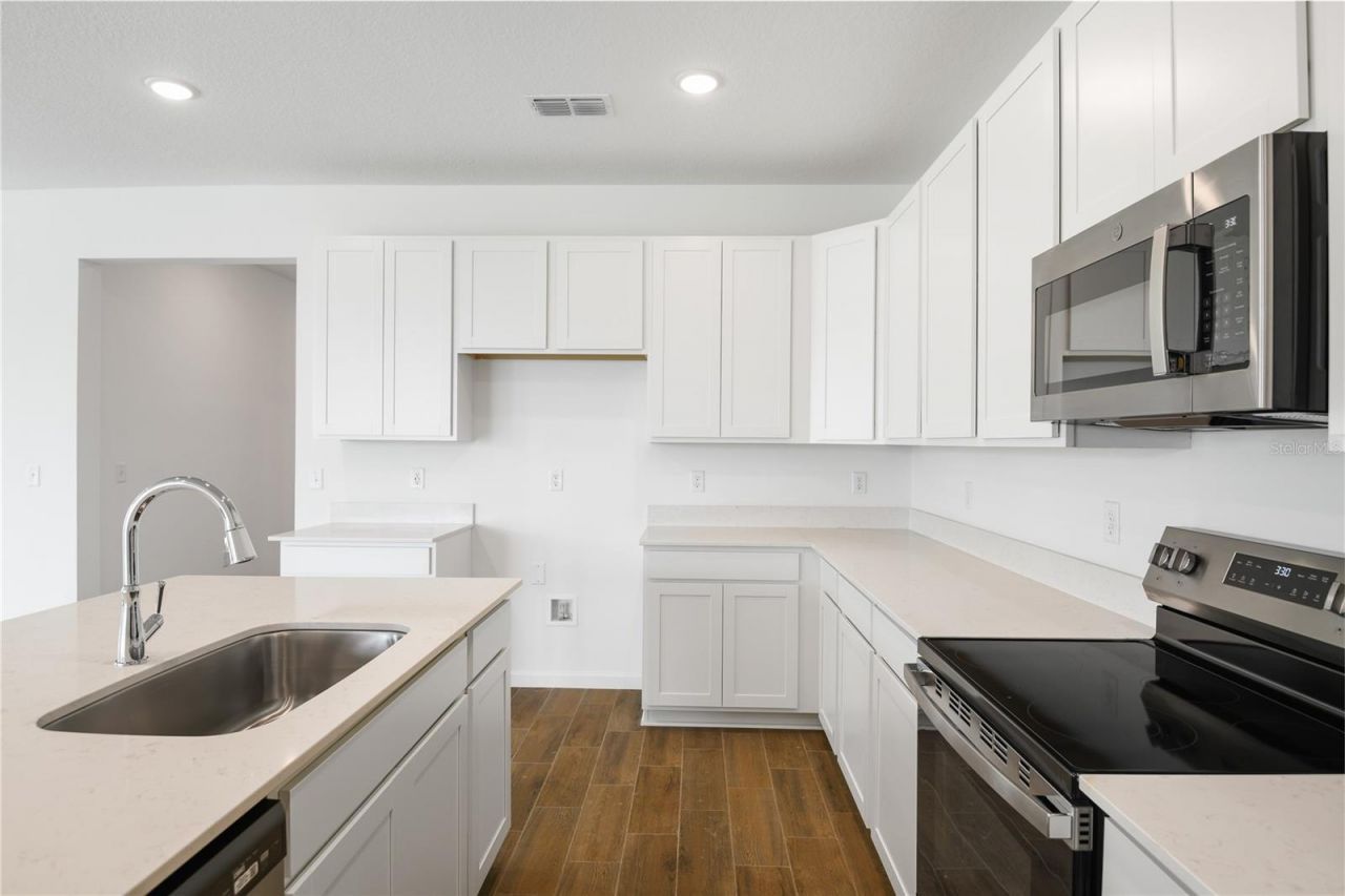 1114 Olivine Avenue, Dundee, FL 33838 Photo