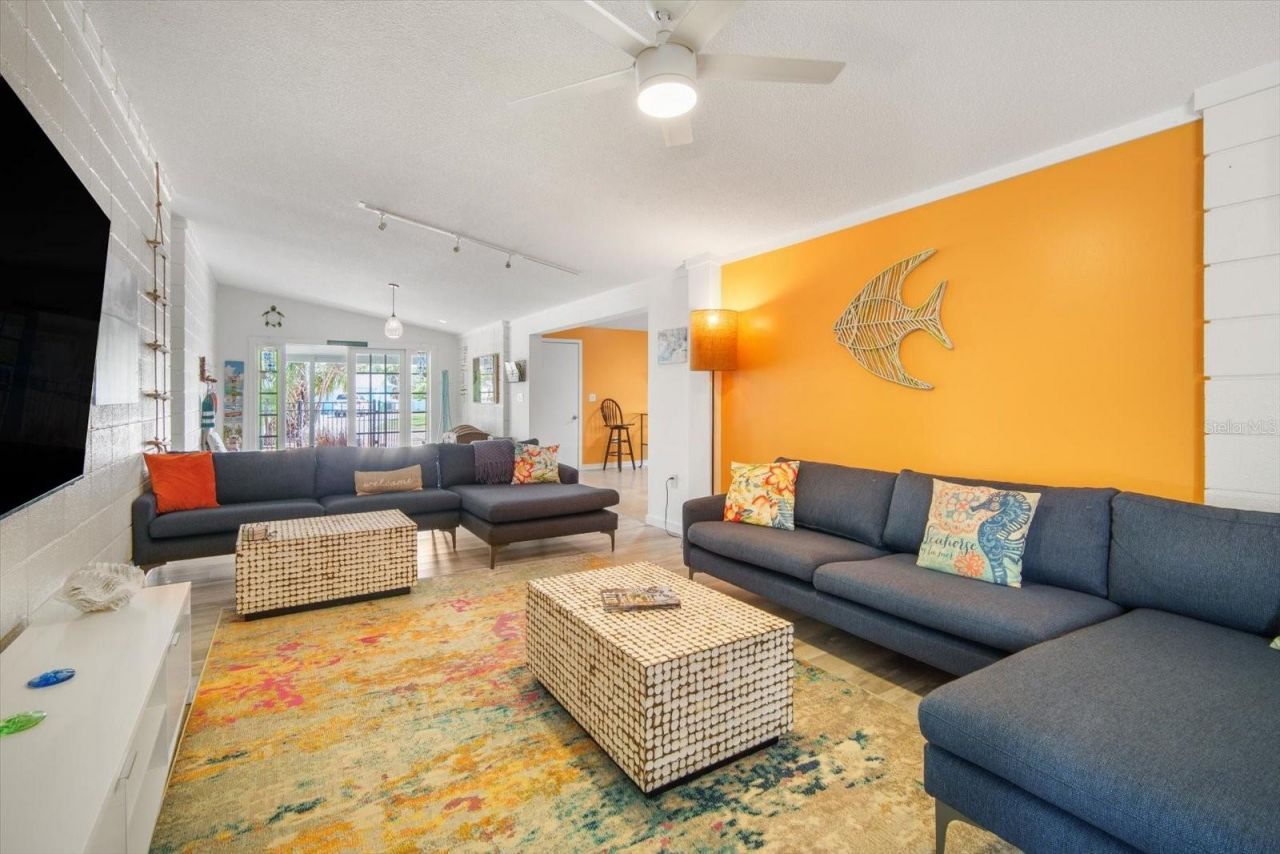 402 71st Street, Holmes Beach, FL 34217 Photo