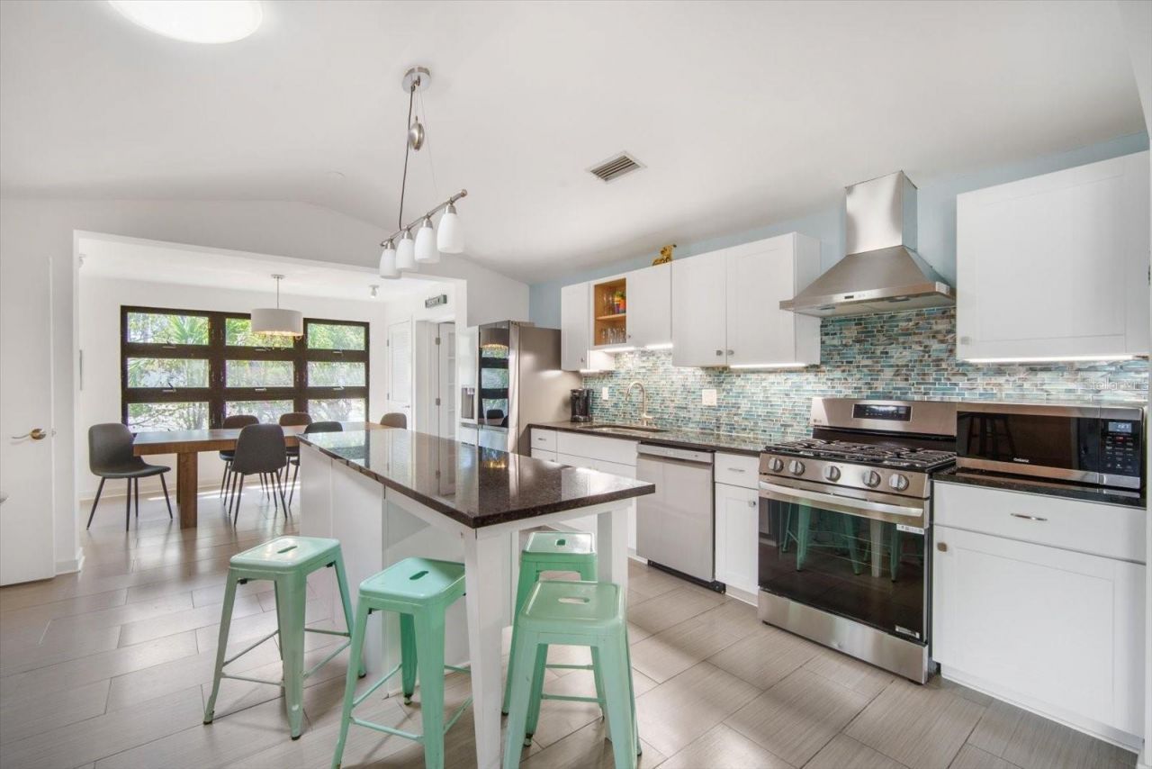 402 71st Street, Holmes Beach, FL 34217 Photo