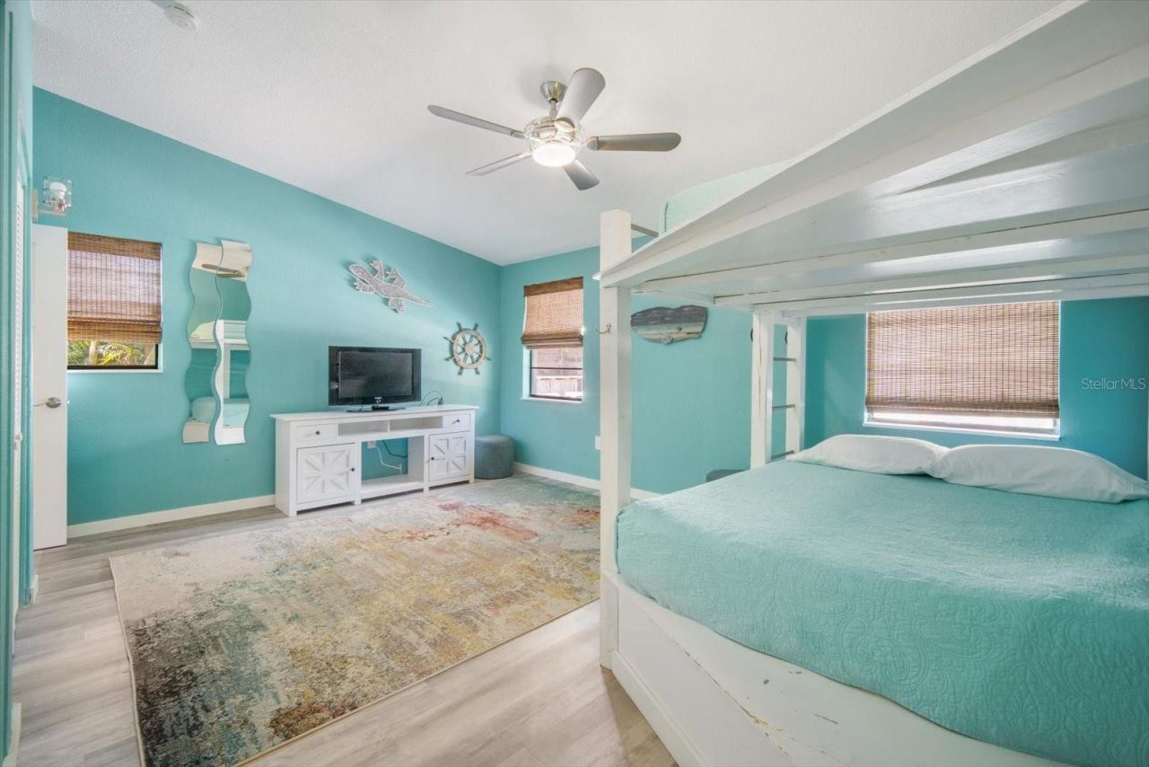 402 71st Street, Holmes Beach, FL 34217 Photo