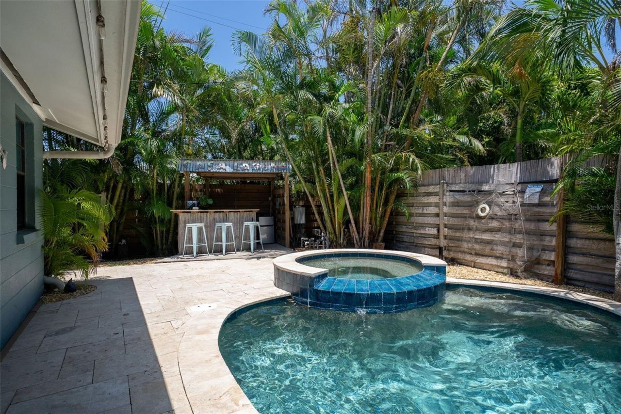 402 71st Street, Holmes Beach, FL 34217 Photo