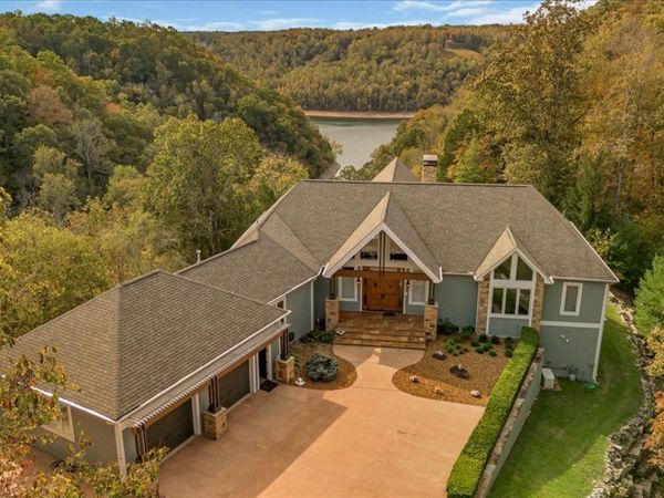 659 Harbour Greens Pl, Sparta, TN 38583