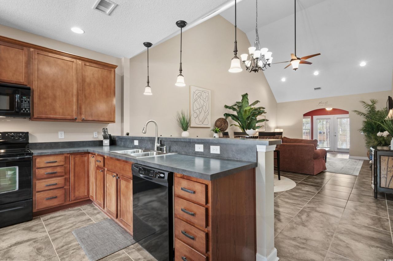 822 Foxtail Dr. Photo 11