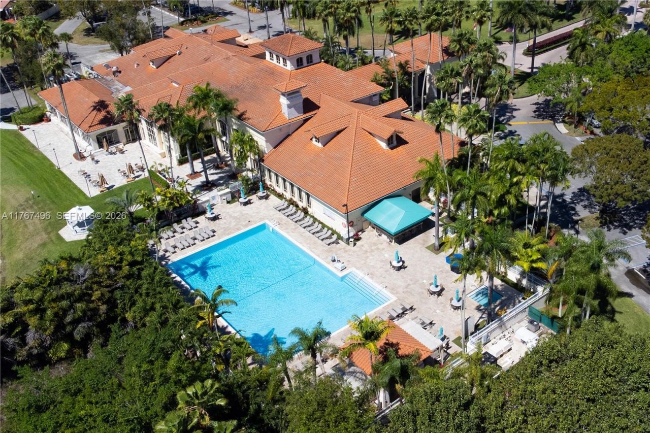 5717 NW 102nd Pl, Doral, FL 33178 Photo