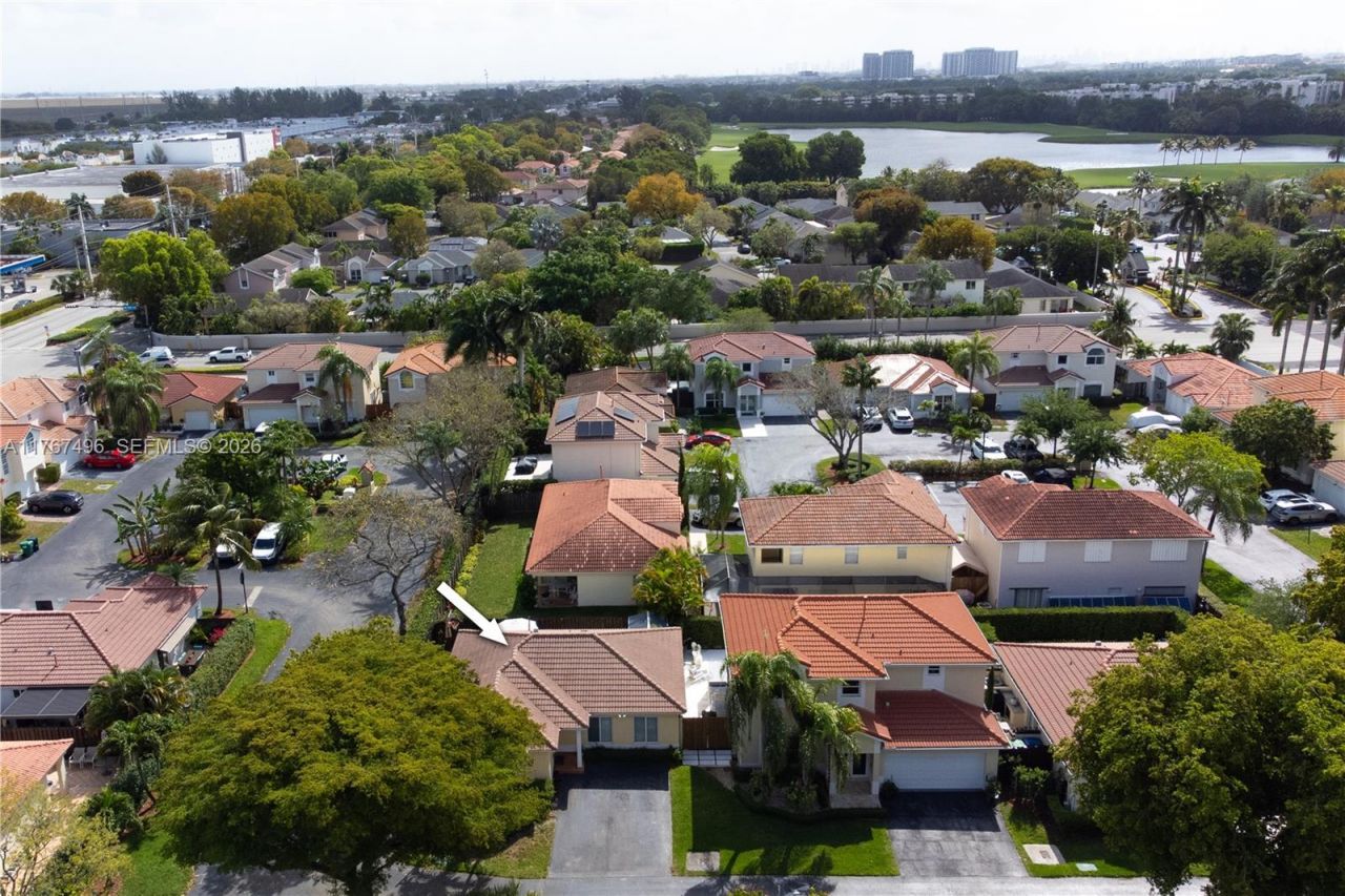 5717 NW 102nd Pl, Doral, FL 33178 Photo