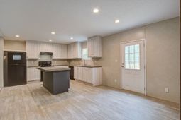 413 Peacock Lane photo 4