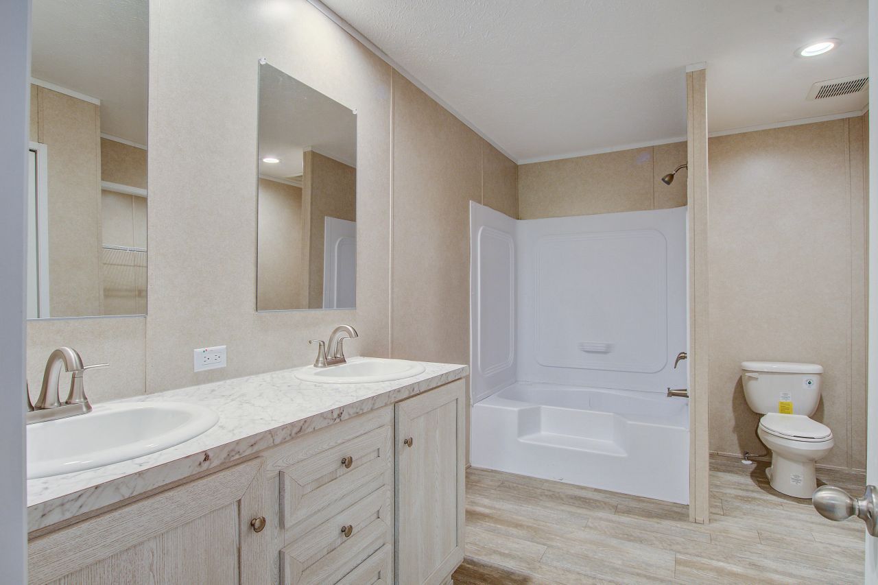 413 Peacock Lane Photo 4