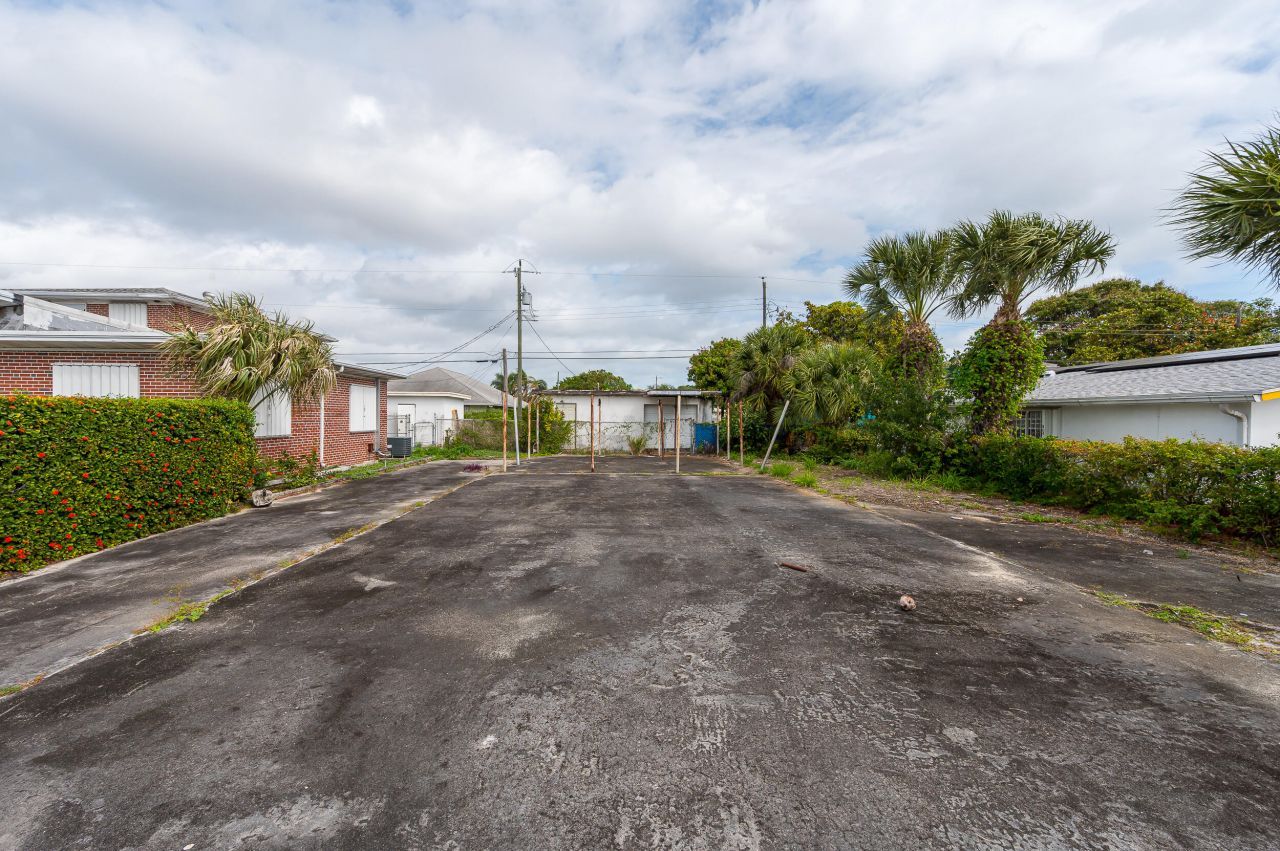 W W 3rd Street, Riviera Beach, FL 33404 Photo