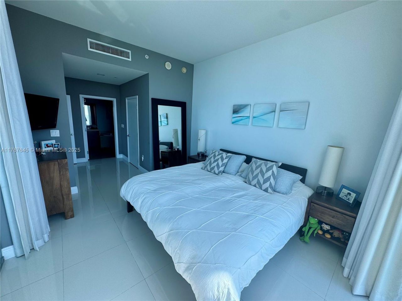 7930 East Dr, Unit 1008, North Bay Village, FL 33141 Photo