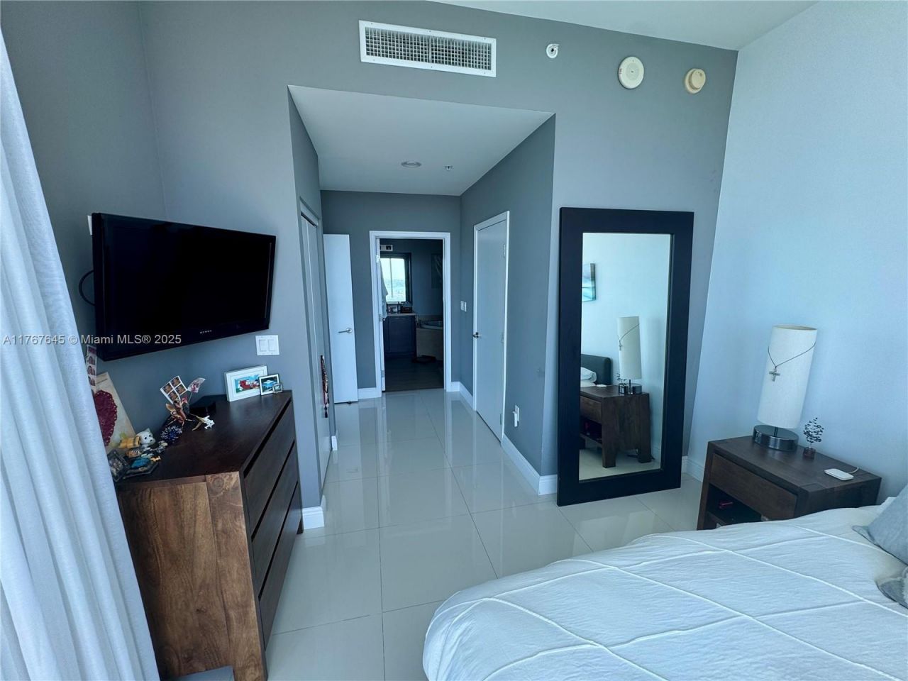 7930 East Dr, Unit 1008, North Bay Village, FL 33141 Photo