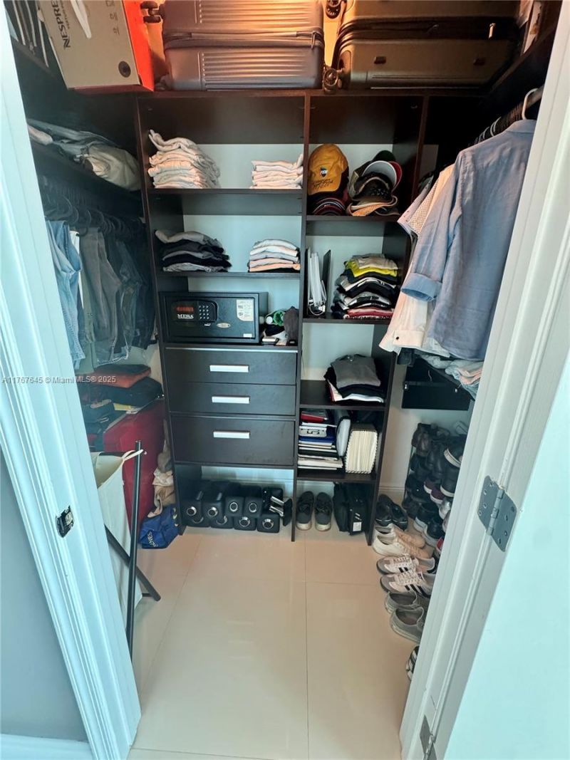 7930 East Dr, Unit 1008, North Bay Village, FL 33141 Photo