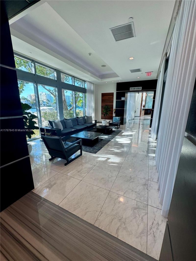 7930 East Dr, Unit 1008, North Bay Village, FL 33141 Photo