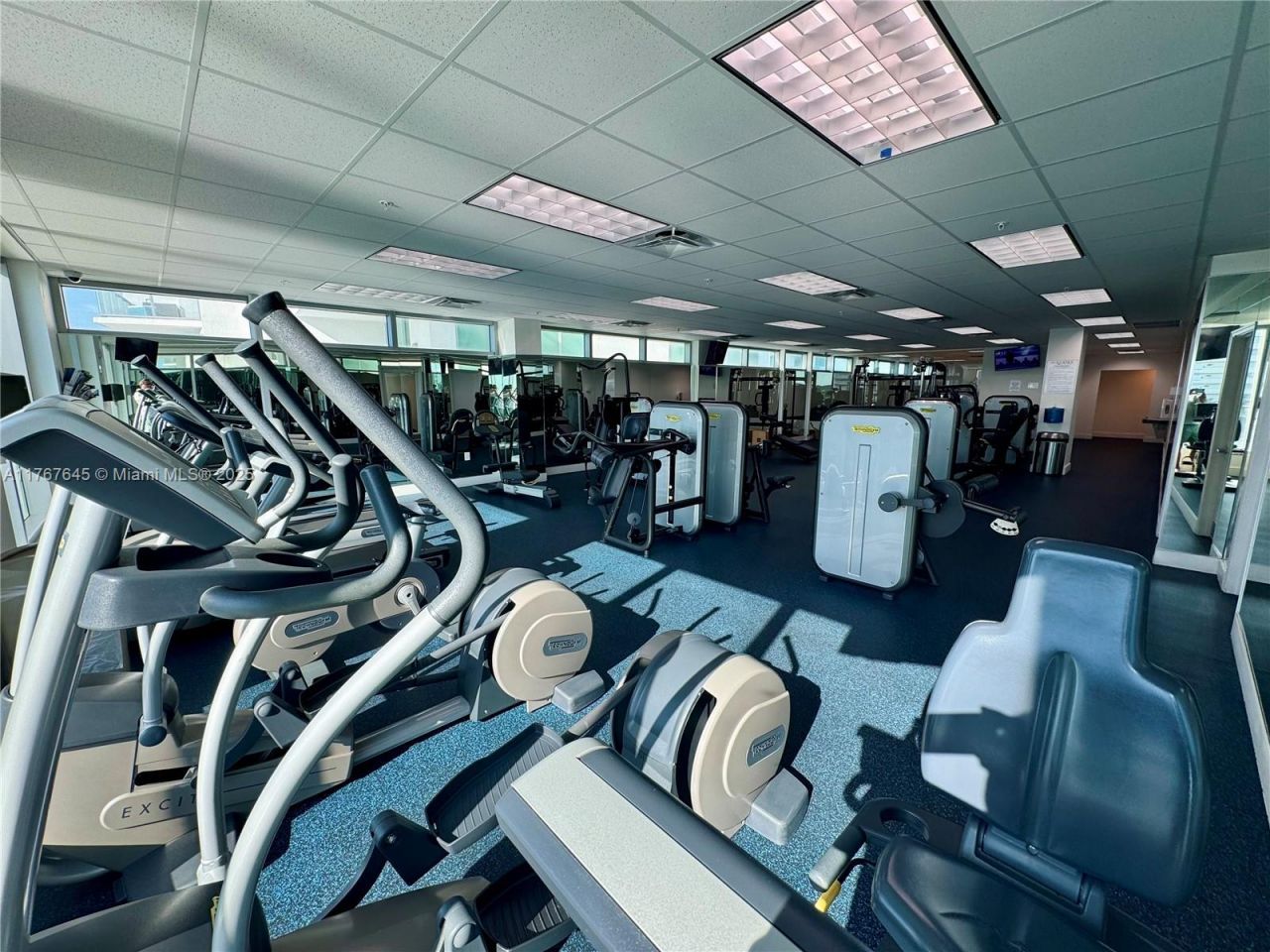 7930 East Dr, Unit 1008, North Bay Village, FL 33141 Photo