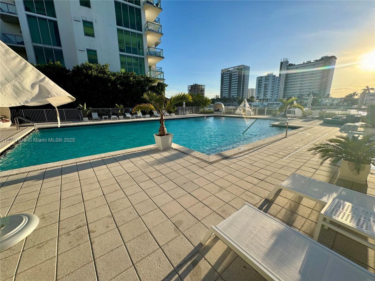 7930 East Dr, Unit 1008, North Bay Village, FL 33141 Photo