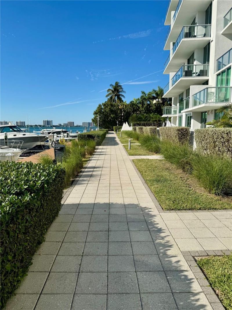 7930 East Dr, Unit 1008, North Bay Village, FL 33141 Photo