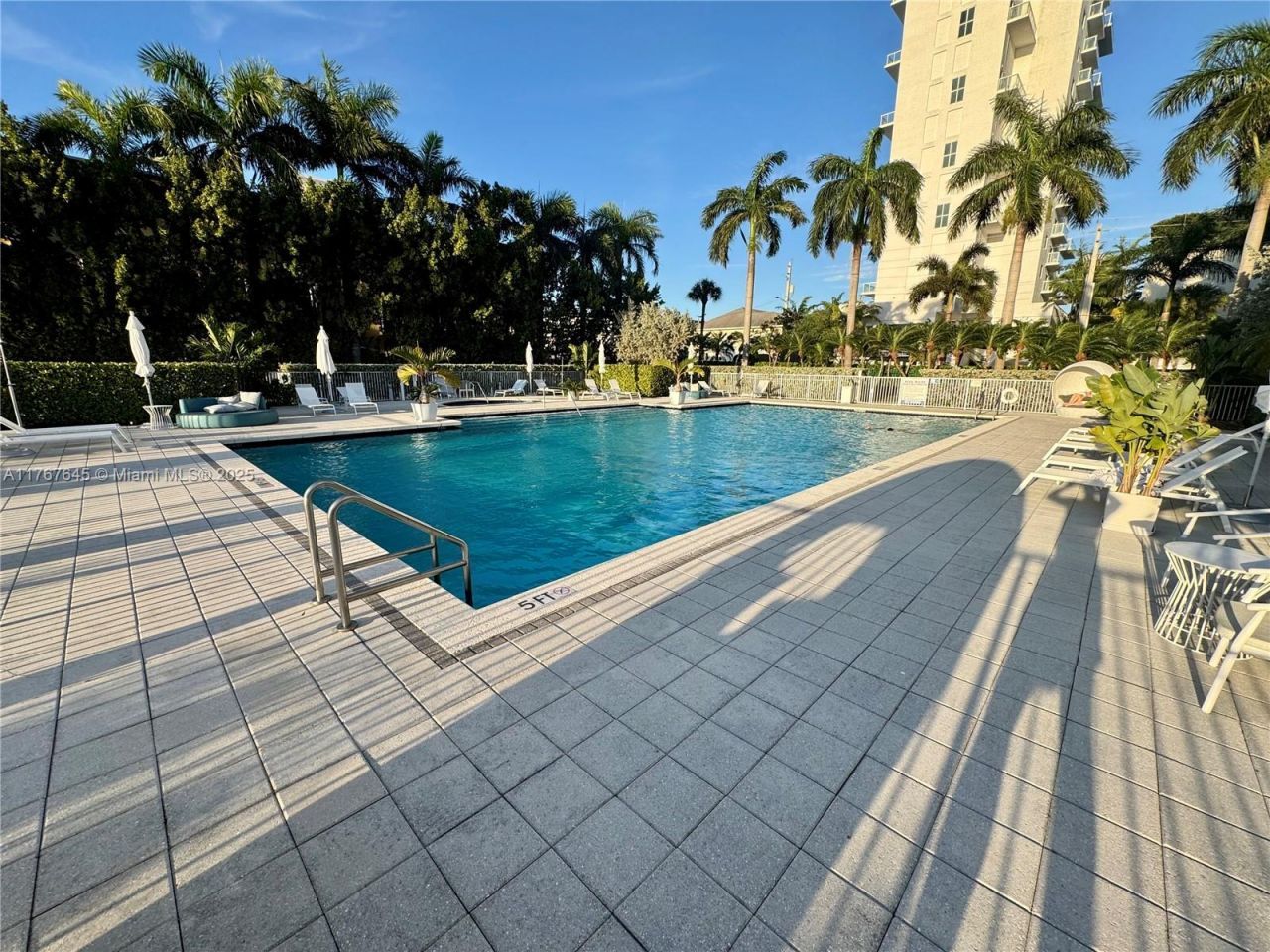 7930 East Dr, Unit 1008, North Bay Village, FL 33141 Photo