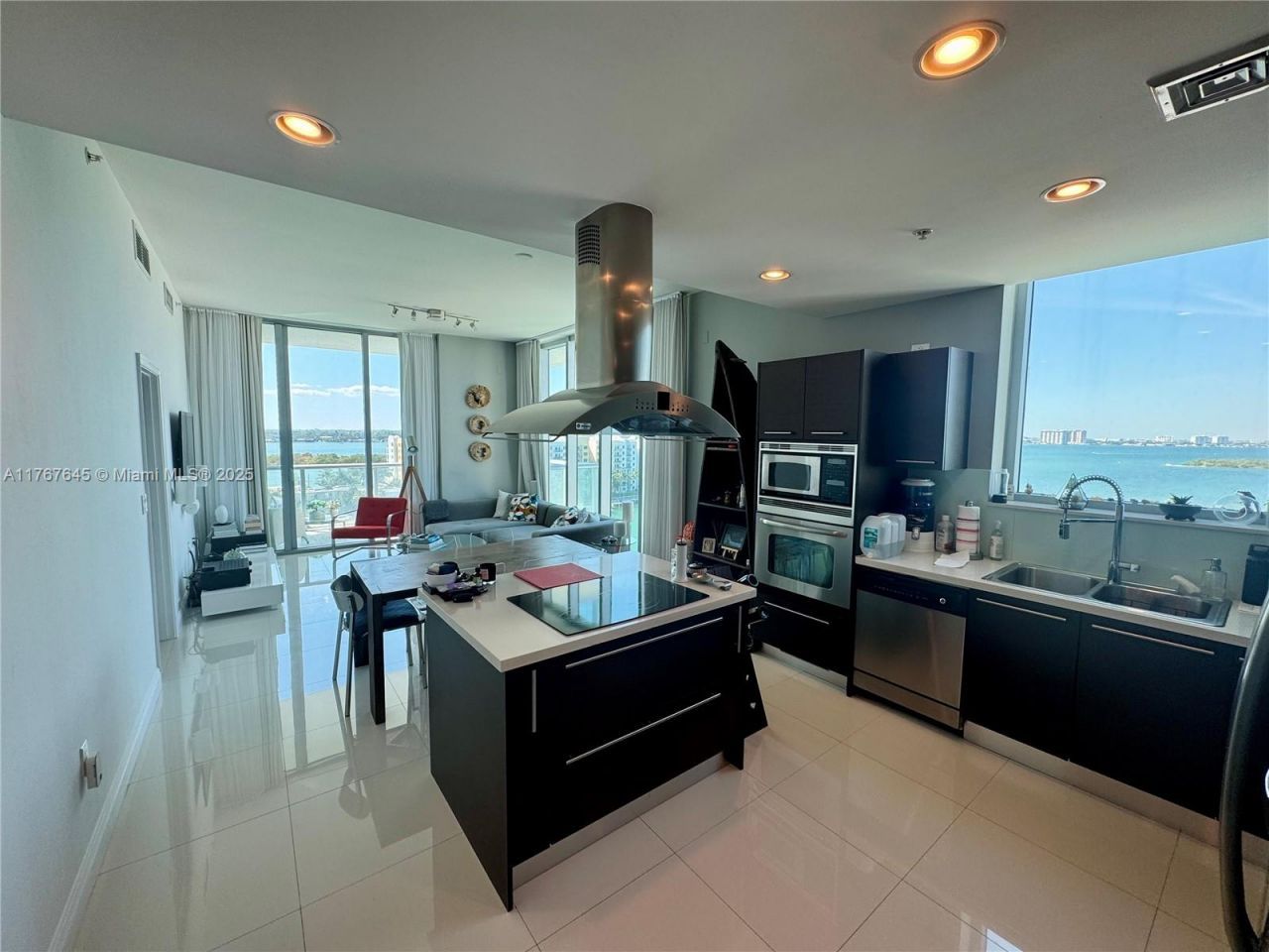 7930 East Dr, Unit 1008, North Bay Village, FL 33141 Photo