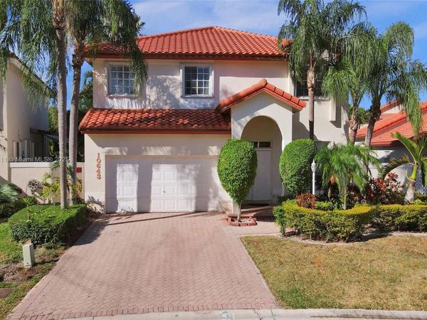 10643 NW 54th St, Doral, FL 33178