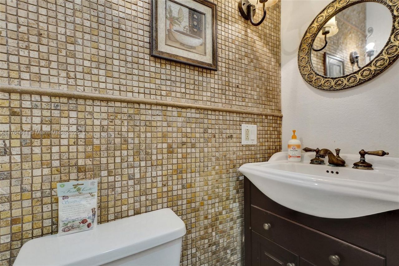 10643 NW 54th St, Doral, FL 33178 Photo