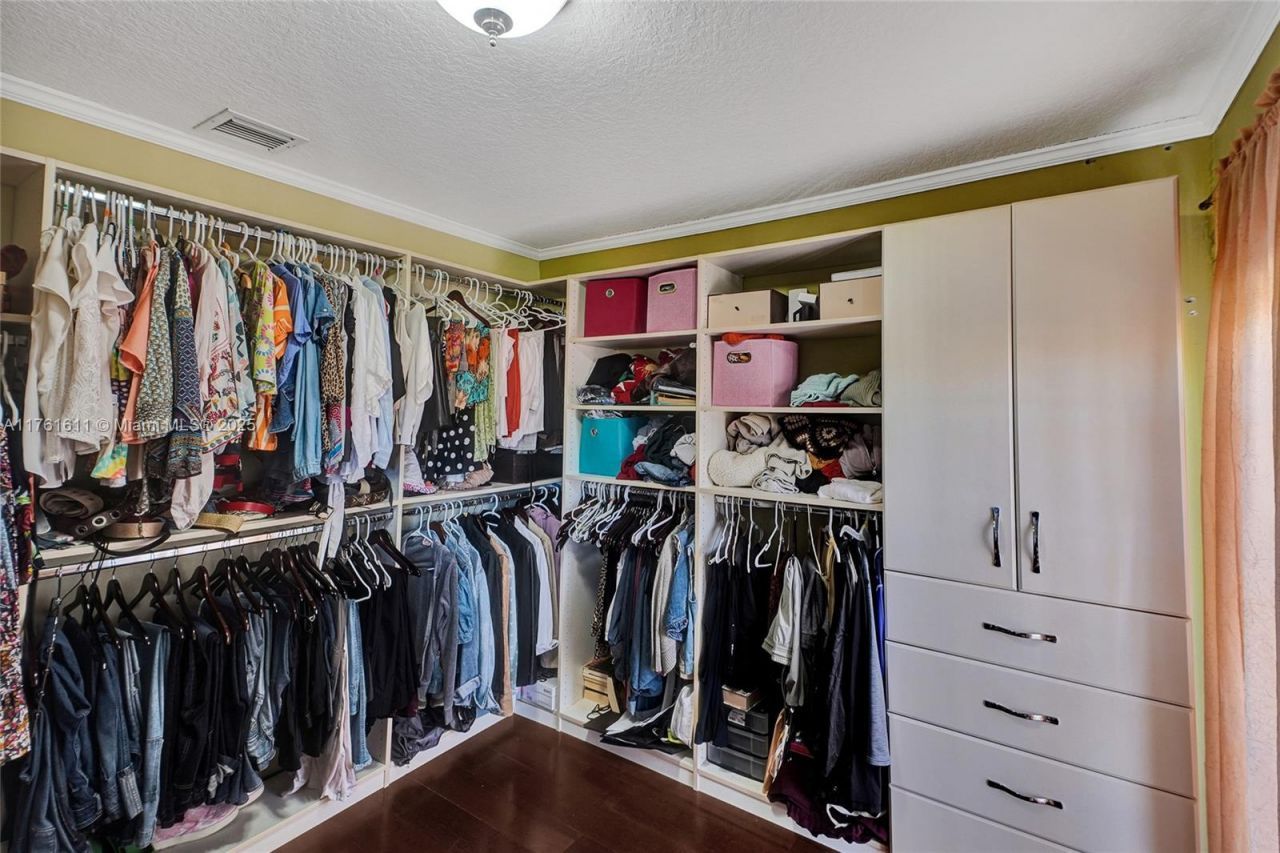 10643 NW 54th St, Doral, FL 33178 Photo