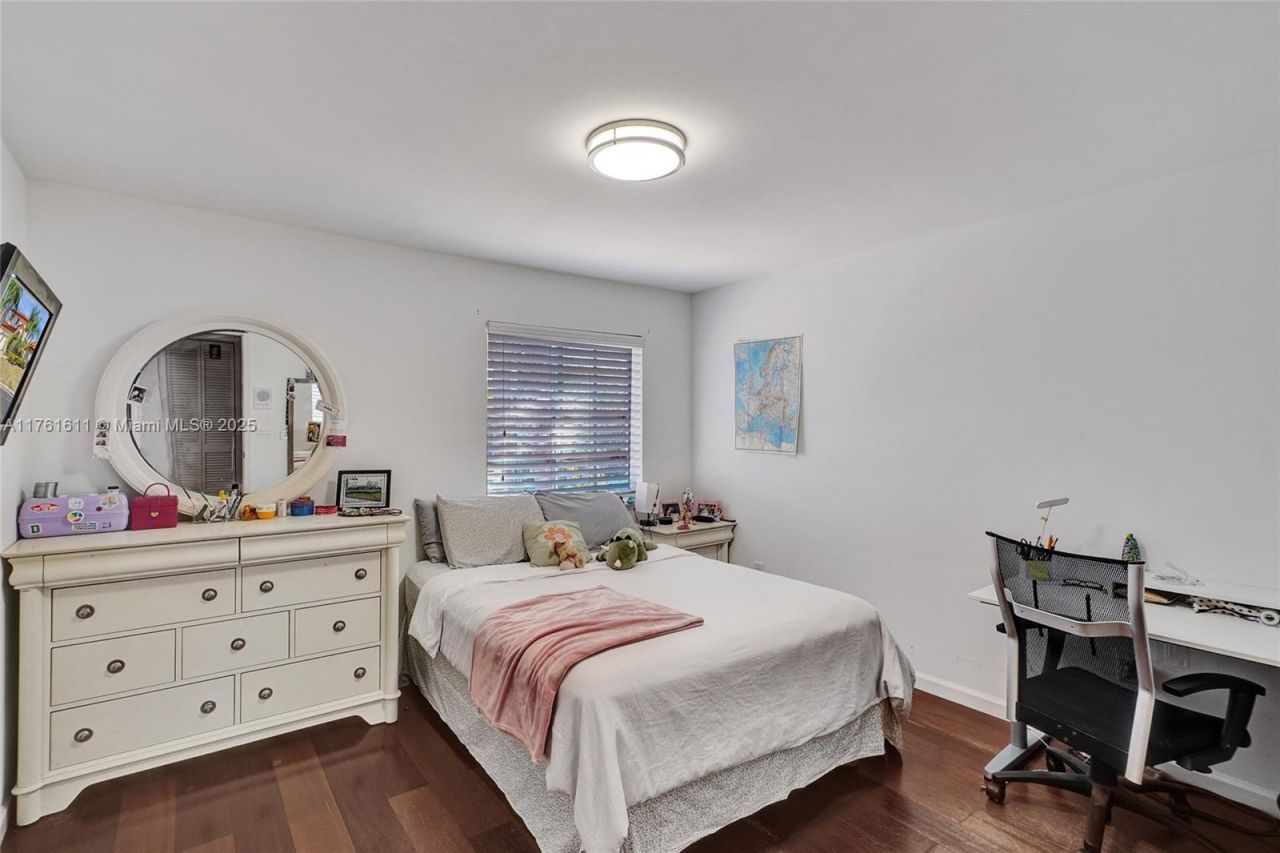 10643 NW 54th St, Doral, FL 33178 Photo