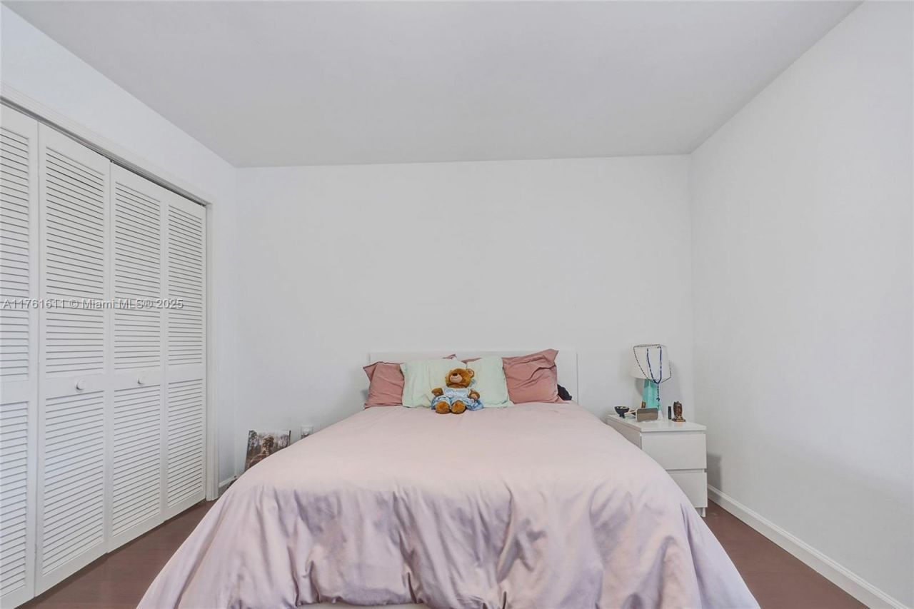 10643 NW 54th St, Doral, FL 33178 Photo