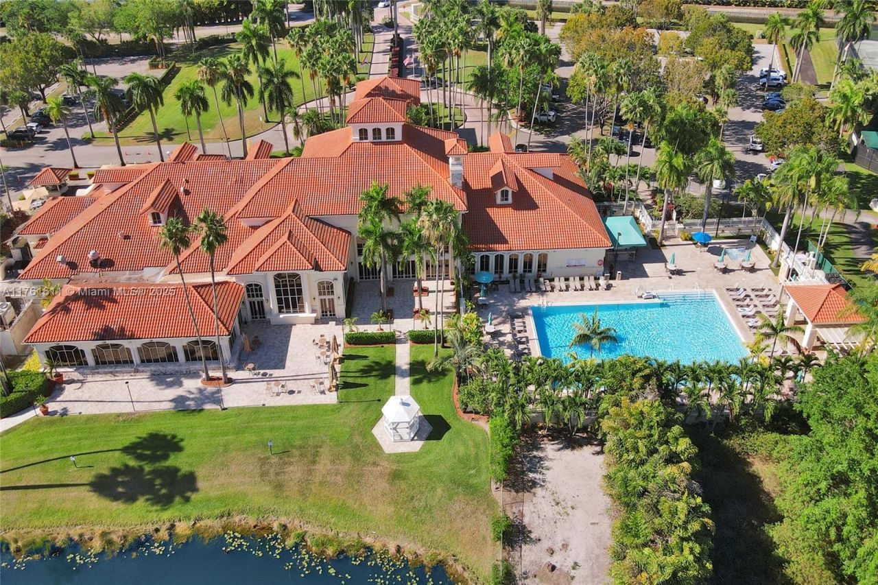 10643 NW 54th St, Doral, FL 33178 Photo