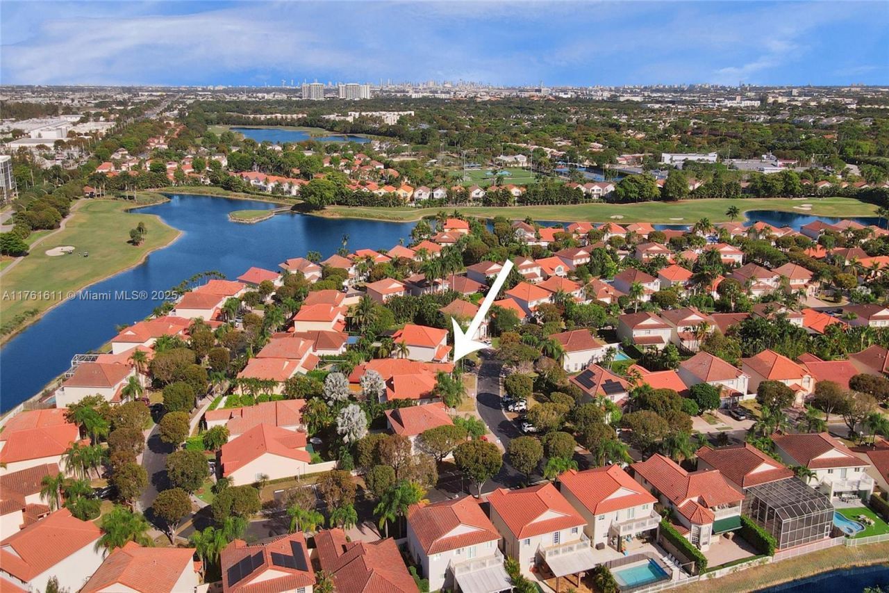 10643 NW 54th St, Doral, FL 33178 Photo