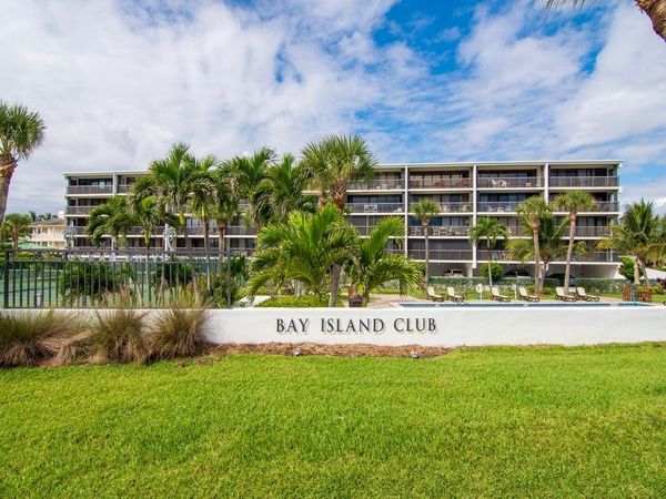 4141 Ocean Drive, Unit 401, Vero Beach, FL 32963