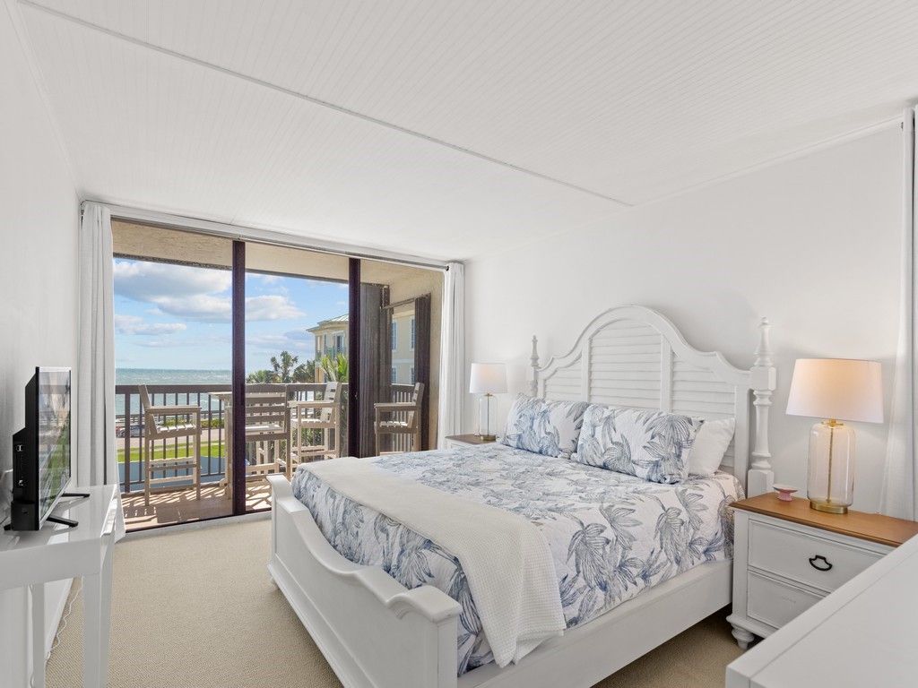4141 Ocean Drive, Unit 401, Vero Beach, FL 32963 Photo