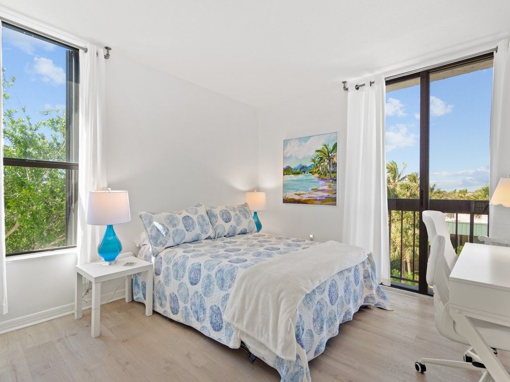 4141 Ocean Drive, Unit 401, Vero Beach, FL 32963 Photo