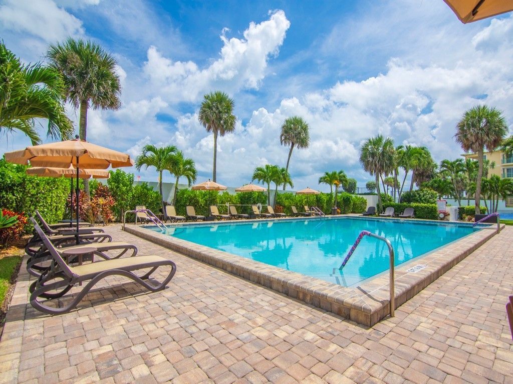 4141 Ocean Drive, Unit 401, Vero Beach, FL 32963 Photo