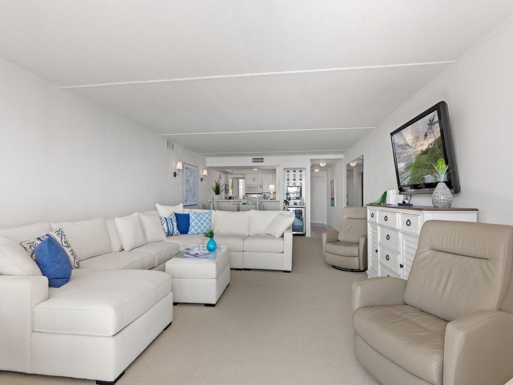 4141 Ocean Drive, Unit 401, Vero Beach, FL 32963 Photo