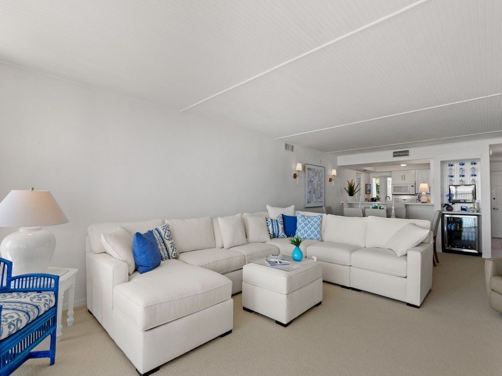 4141 Ocean Drive, Unit 401, Vero Beach, FL 32963 Photo