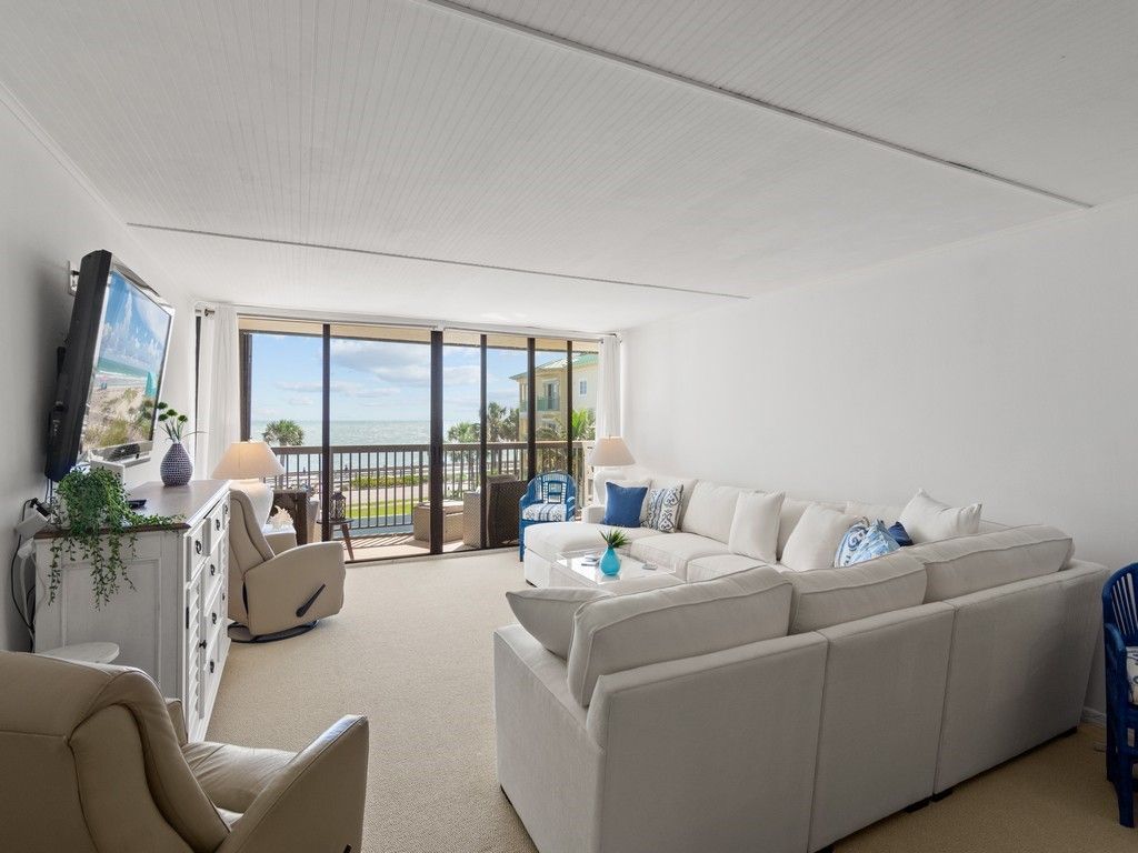 4141 Ocean Drive, Unit 401, Vero Beach, FL 32963 Photo