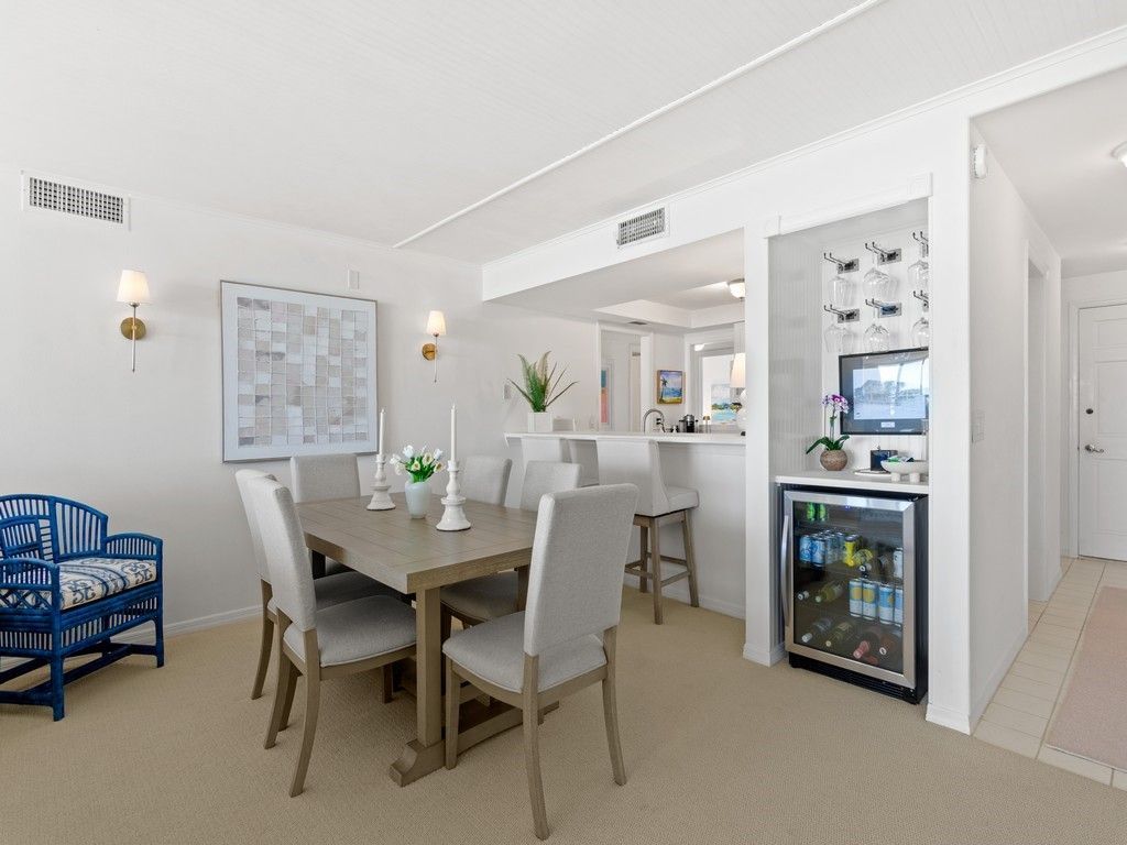 4141 Ocean Drive, Unit 401, Vero Beach, FL 32963 Photo