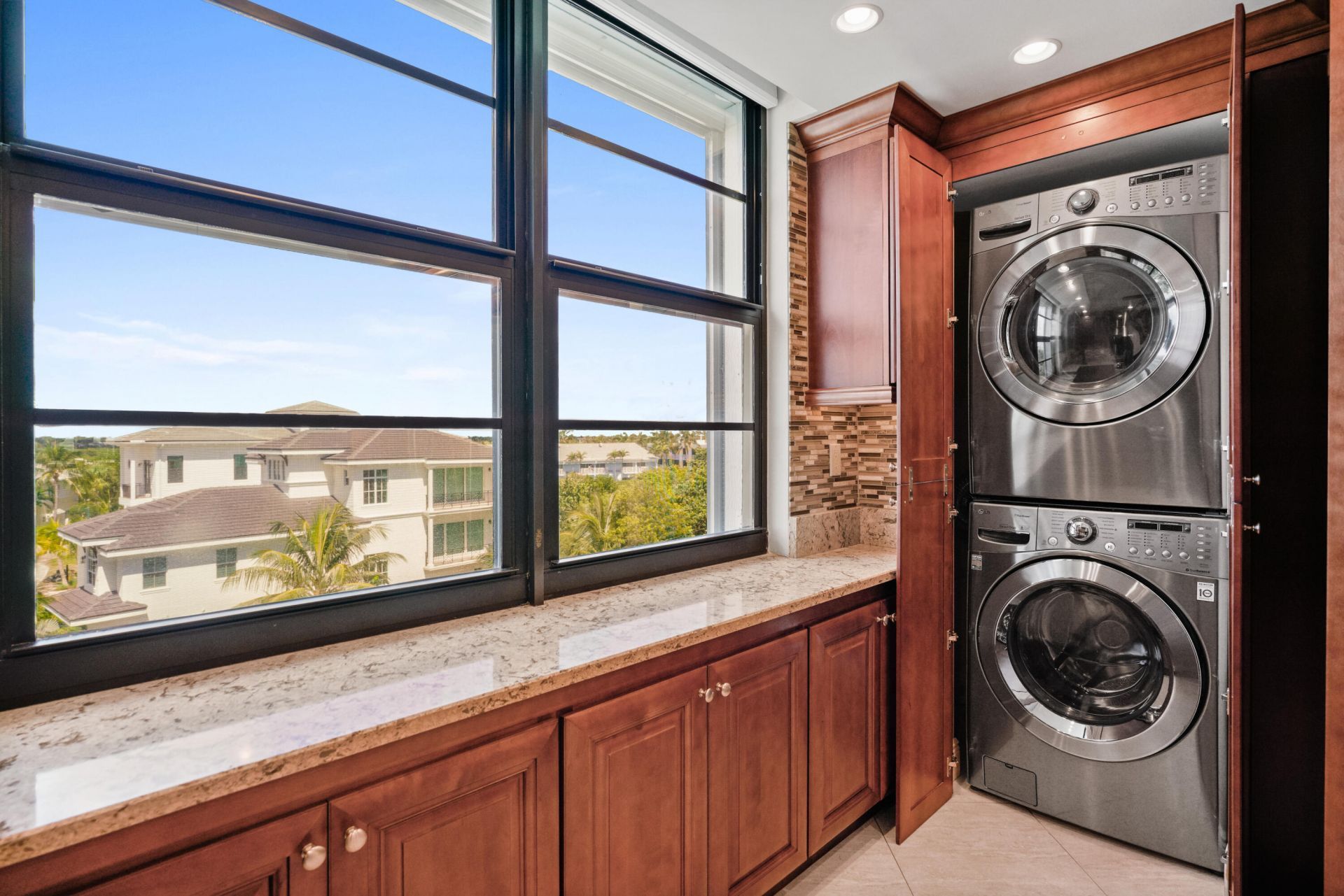 911 Ocean Drive, Unit 506, Juno Beach, FL 33408 Photo