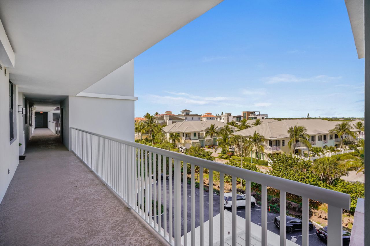 911 Ocean Drive, Unit 506, Juno Beach, FL 33408 Photo