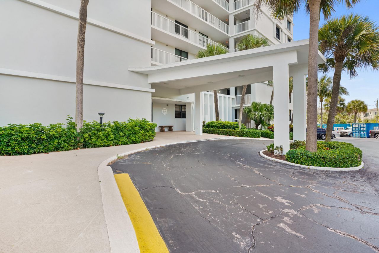 911 Ocean Drive, Unit 506, Juno Beach, FL 33408 Photo