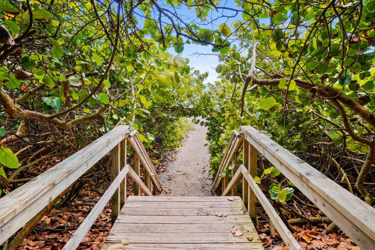 911 Ocean Drive, Unit 506, Juno Beach, FL 33408 Photo