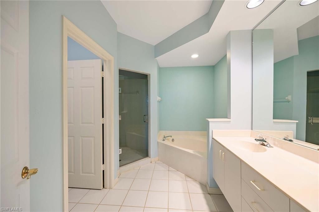24460 Reserve Ct, Unit 202, Bonita Springs, FL 34134 Photo