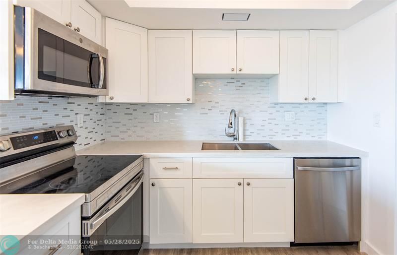 651 Pine Drive, Unit 306, Pompano Beach, FL 33060 Photo