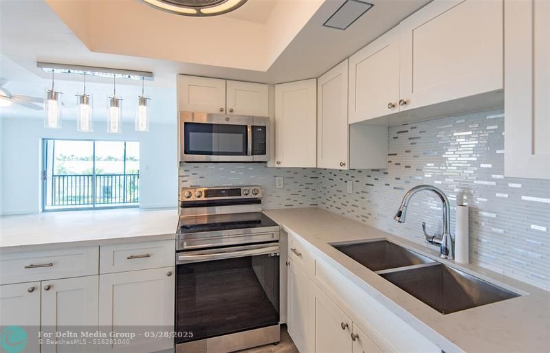 651 Pine Drive, Unit 306, Pompano Beach, FL 33060 Photo