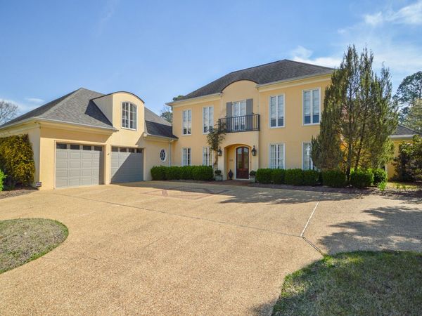 111 Derbyshire Rd, Starkville, MS 39759