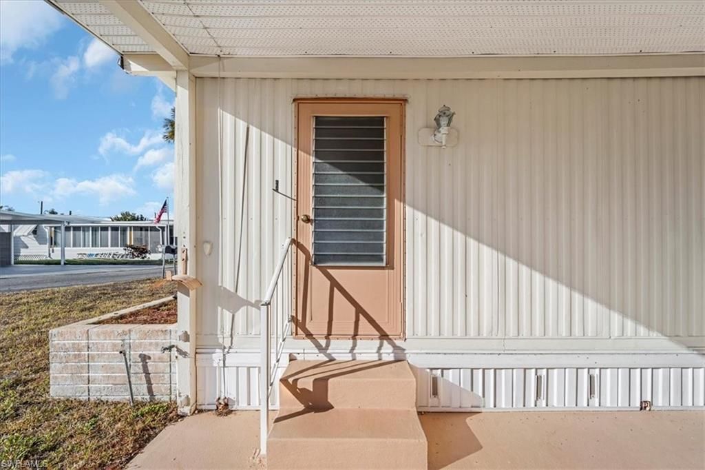 329 Lantern Ln, North Fort Myers, FL 33917 Photo