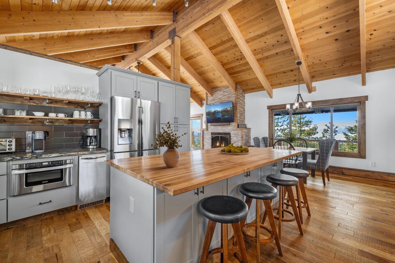 520 Laurel Lane, Stateline, NV 89449 Photo