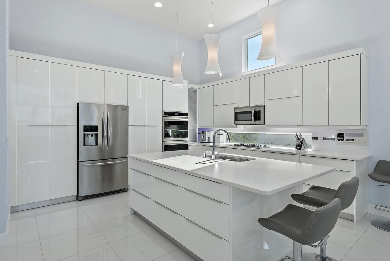 8988 Lakes Boulevard, West Palm Beach, FL 33412 Photo