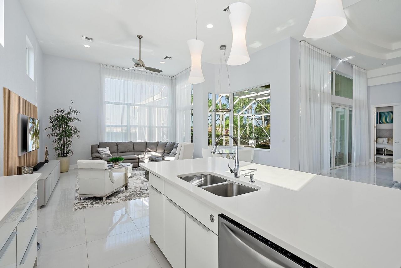 8988 Lakes Boulevard, West Palm Beach, FL 33412 Photo