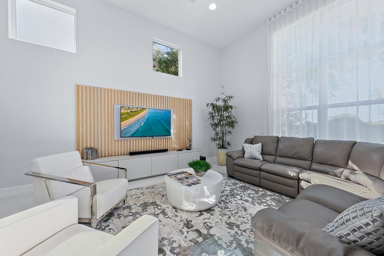 8988 Lakes Boulevard, West Palm Beach, FL 33412 Photo